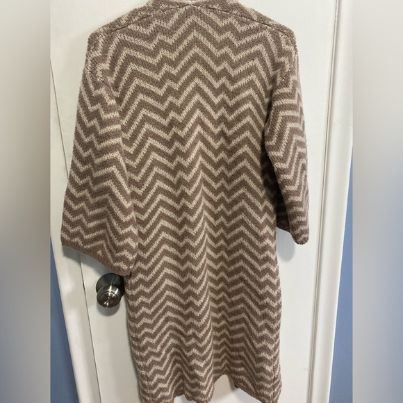 Chevron design forever 21 cardigan - Picture 4 of 4